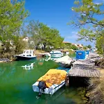 In With Sea View, Terrace, Air Conditioning, Wi-fi Apartman Nin