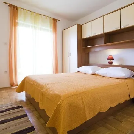 Apartman In With Sea View, Terrace, Air Conditioning, Wi-fi *