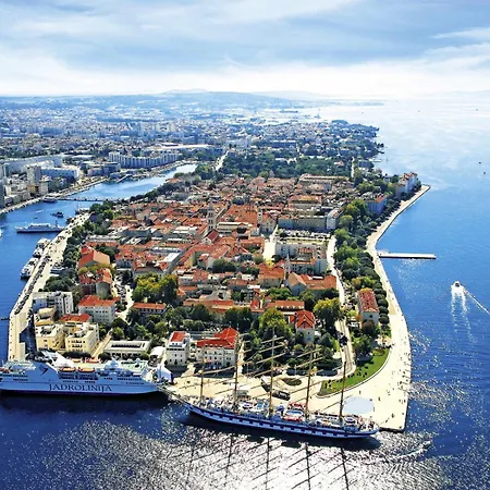 Apartman In With Sea View, Terrace, Air Conditioning, Wi-fi