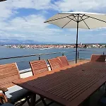 In With Sea View, Terrace, Air Conditioning, Wi-fi Apartmán