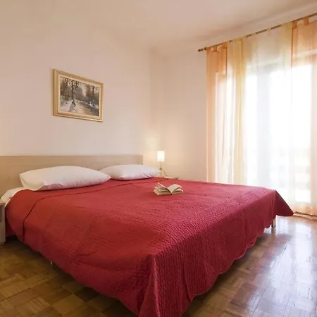 Lejlighed In With Sea View, Terrace, Air Conditioning, Wi-fi Nin