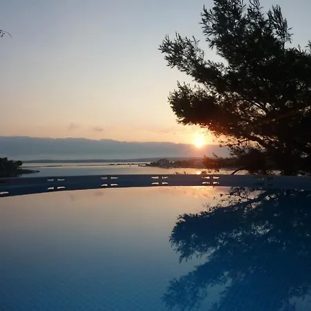 In With Sea View, Terrace, Air Conditioning, Wi-fi *
