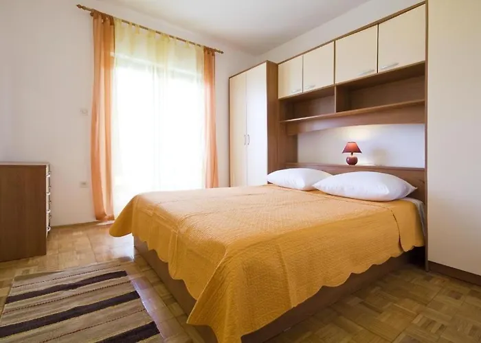 Apartman In With Sea View, Terrace, Air Conditioning, Wi-fi *