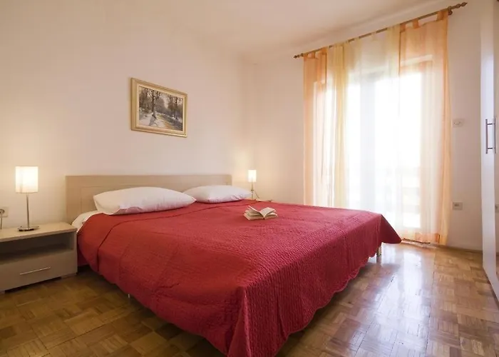 Apartman In With Sea View, Terrace, Air Conditioning, Wi-fi Nin