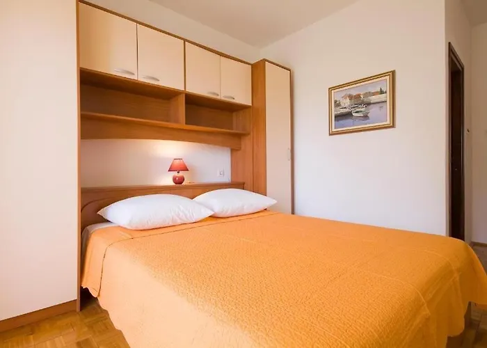 In With Sea View, Terrace, Air Conditioning, Wi-fi Apartman